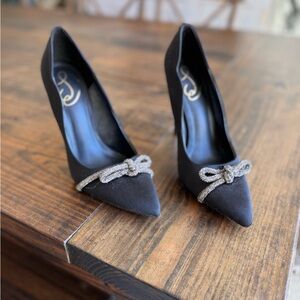 Sam Edelman - Deela, 9.5; Elegant Black Heels with Bow Accent